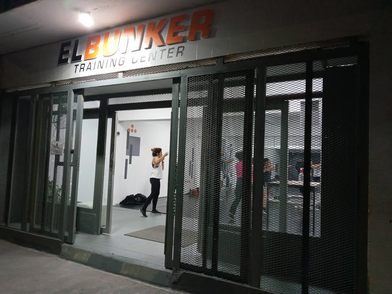 Exterior del gimnasio El Bunker en Villa Crespo